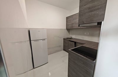 Alquiler de un acogedor apartamento de 2 habitaciones, 42 m², Zvezdara, Belgrado, Serbia